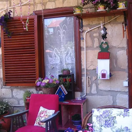 Belen Hotel Side